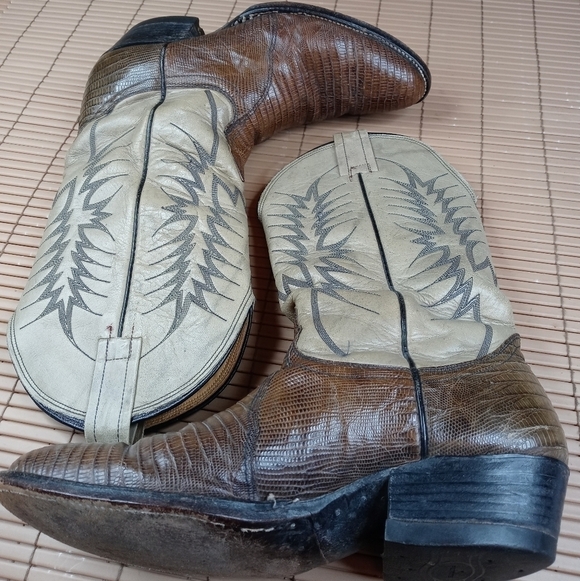 Nocona men's sz 8.5D brown iguana lizard boots Overall good condition. Some hee - Picture 8 of 9